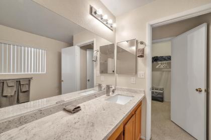 Las Vegas Oasis with Sparkling Pool home - image 23