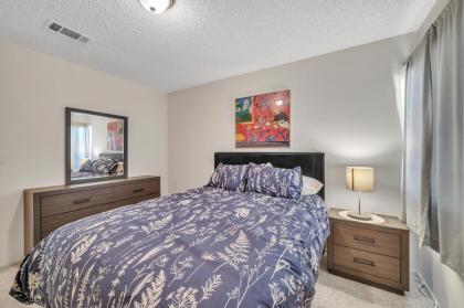 Las Vegas Oasis with Sparkling Pool home - image 29