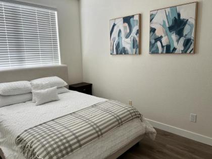 Welcome to Your Las Vegas Dream! Perfect Retreat! - image 14