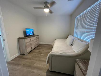 Welcome to Your Las Vegas Dream! Perfect Retreat! - image 16