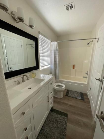 Welcome to Your Las Vegas Dream! Perfect Retreat! - image 22