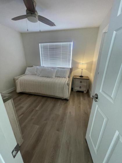 Welcome to Your Las Vegas Dream! Perfect Retreat! - image 26