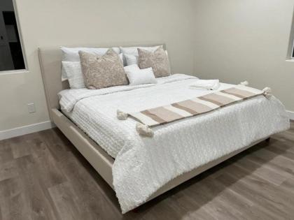 Welcome to Your Las Vegas Dream! Perfect Retreat! - image 4