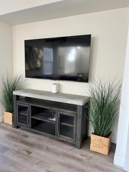 Welcome to Your Las Vegas Dream! Perfect Retreat! - image 7