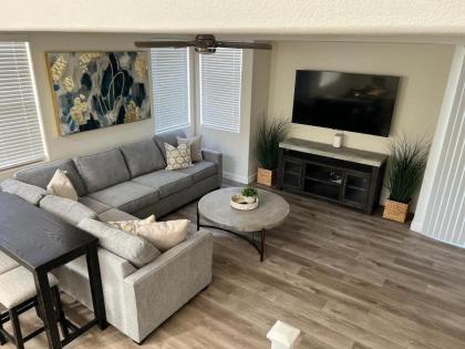 Welcome to Your Las Vegas Dream! Perfect Retreat! - image 8