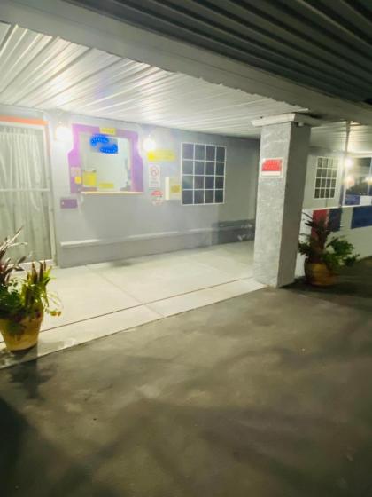 Lucky cuss Motel - image 30