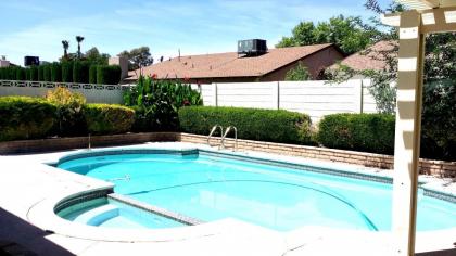 Stunning home close to strip/airprt- monthly