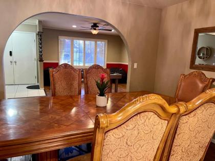 Stunning home close to strip/airprt- monthly - image 23