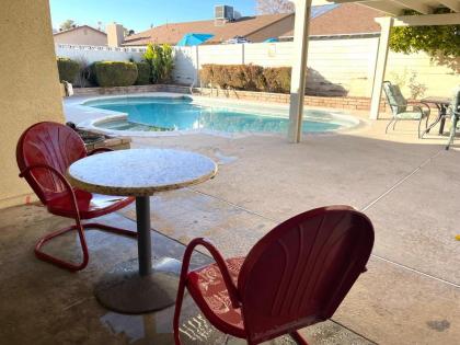 Stunning home close to strip/airprt- monthly - image 6