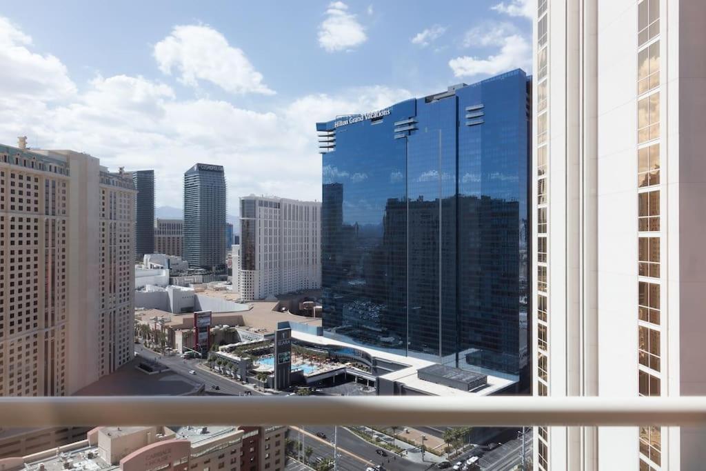 ! MGM Free resort access-High Floor STRIP view - image 4