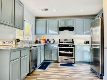 6 Bed Stunning Mint Retreat W/ Office