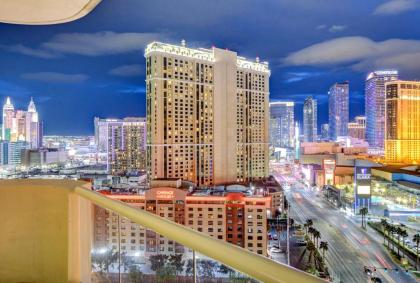Lucky Gem Luxury Suite MGM Signature Balcony Strip View 2605