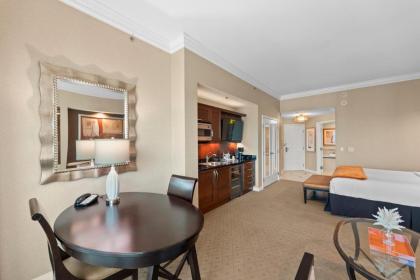 Lucky Gem Luxury Suite MGM Signature Balcony Strip View 2605 - image 17