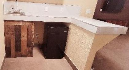 Perfect Inn Motel - image 2