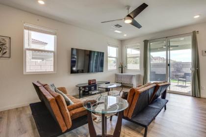 Las Vegas Vacation Rental Private Patio and Yard - image 2
