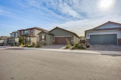 Las Vegas Vacation Rental Private Patio and Yard - image 27