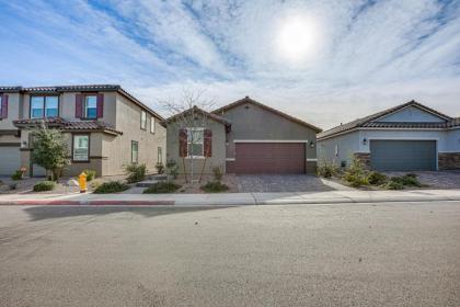 Las Vegas Vacation Rental Private Patio and Yard - image 3