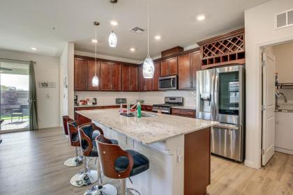 Las Vegas Vacation Rental Private Patio and Yard - image 9