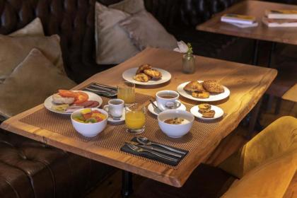 9Hotel Mercy - image 12