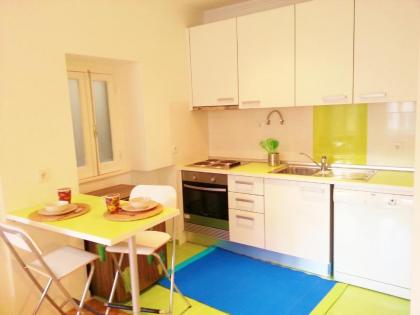 Eco Green Studio Apartment - image 8