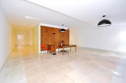 Excellent T1 in Cosmopolitan Building - image 8