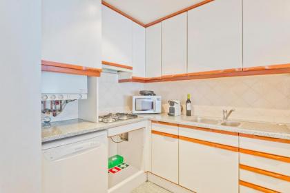 BmyGuest - Central Garage Apartment - image 14