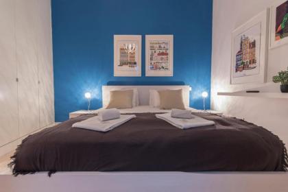 LovelyStay - 3 Bedroom Downtown Wonderwall - image 1