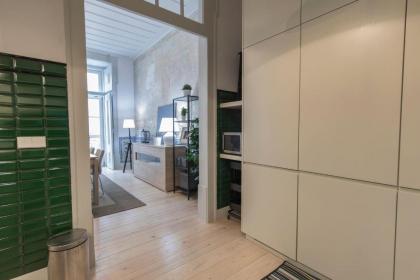 LovelyStay - 3 Bedroom Downtown Wonderwall - image 12
