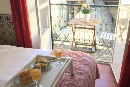 Charming Chiado 2Bedr W/Balcony and View - image 19