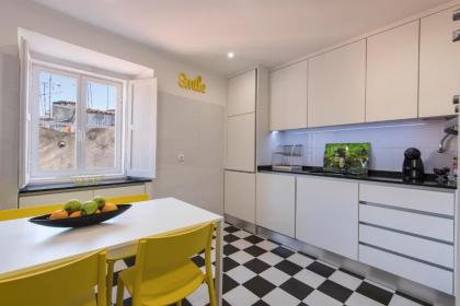 LovelyStay - Bairro Alto Terrace Wonder - image 12