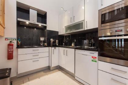 Lisbon House - image 11