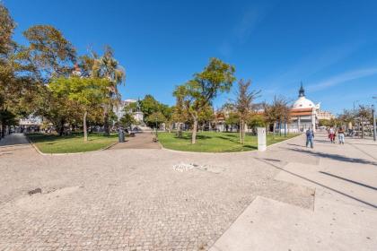 Bright Minimalist Home - 7 mins from Santos Station - image 14