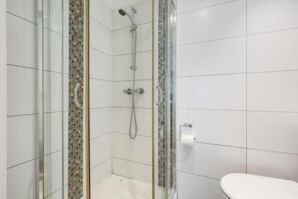 Kingsway Park Hotel - image 4