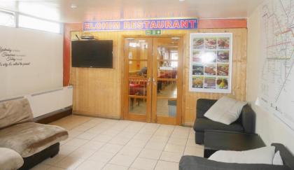 Kensal Green Backpackers - image 11