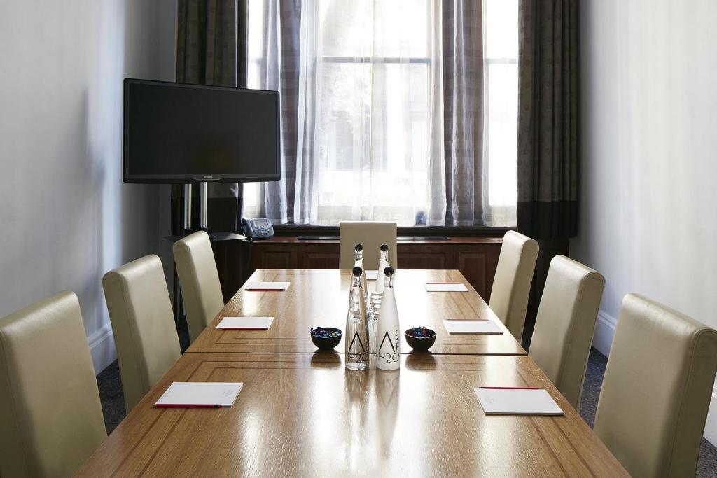 Club Quarters HotelTrafalgar Square - image 3