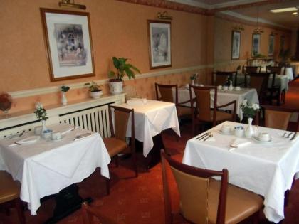 Maranton House Hotel Kensington - image 9