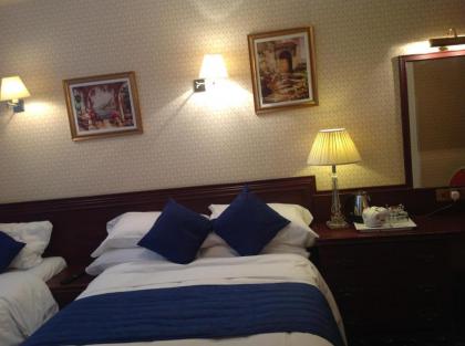 Avon Hotel - image 3
