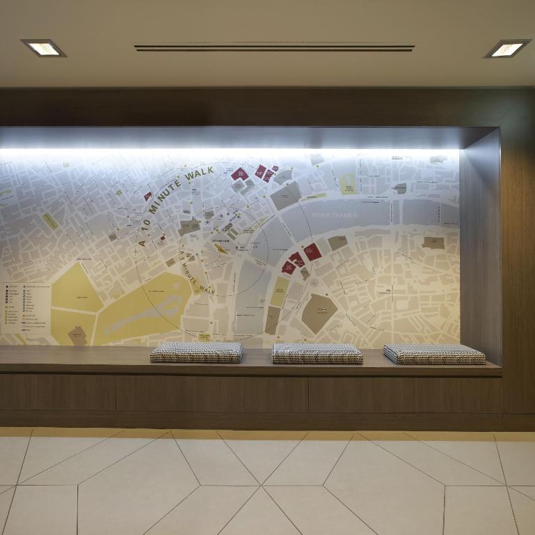 Citadines Trafalgar Square Apartments - image 4