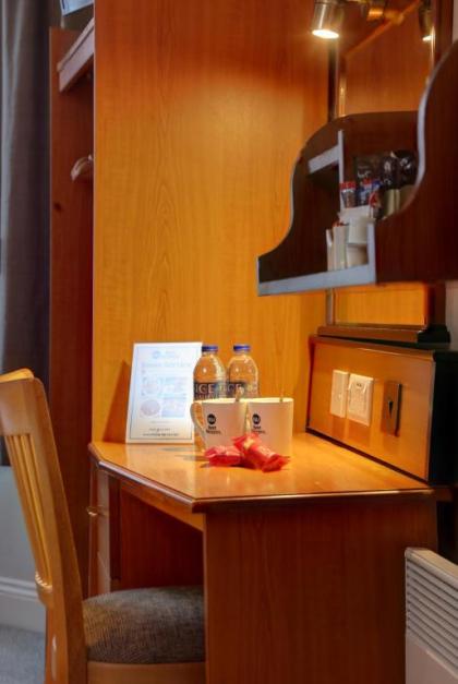 Best Western Corona Hotel - image 18