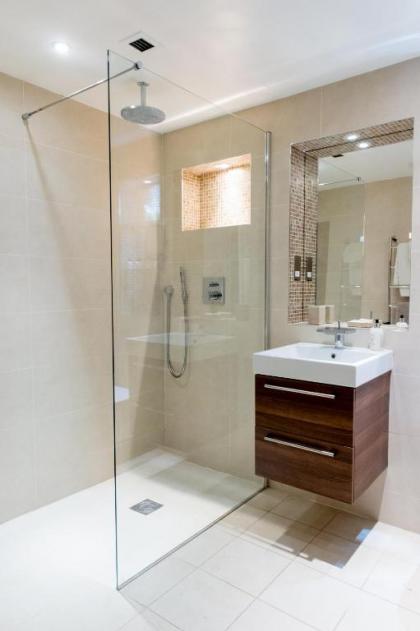 9 Hertford Street - image 11