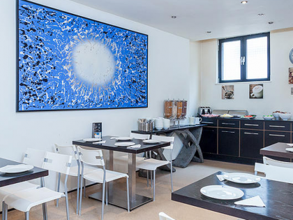 Avni Kensington Hotel - image 19