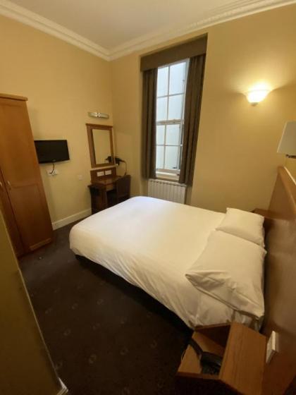 Orchard Hotel - image 30