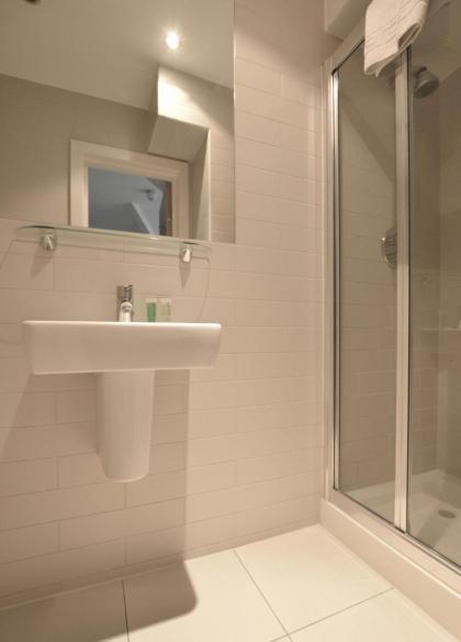St James House Serviced Apartments - image 13