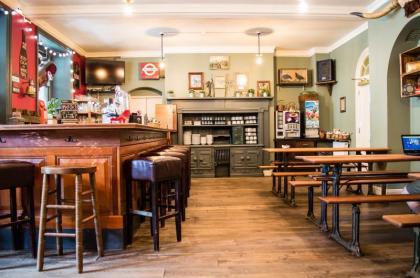 Palmers Lodge: Swiss Cottage - image 17