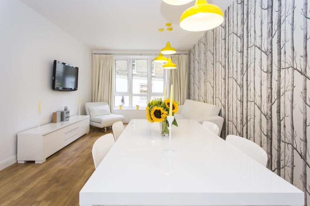 London Dream House - City apartment - main image