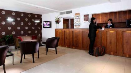 Kensington Court Hotel - image 5