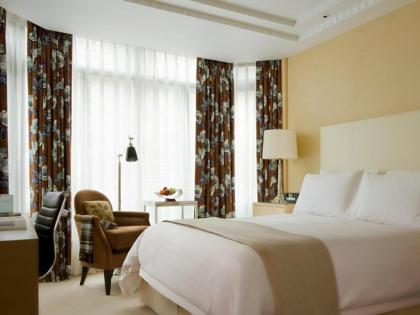 Four Seasons Hotel London At Park Lane - image 8