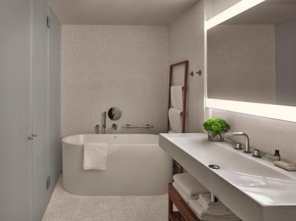The London EDITION by Marriott - image 11