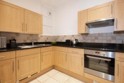 17 Hertford Street - image 10