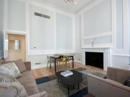 17 Hertford Street - image 14
